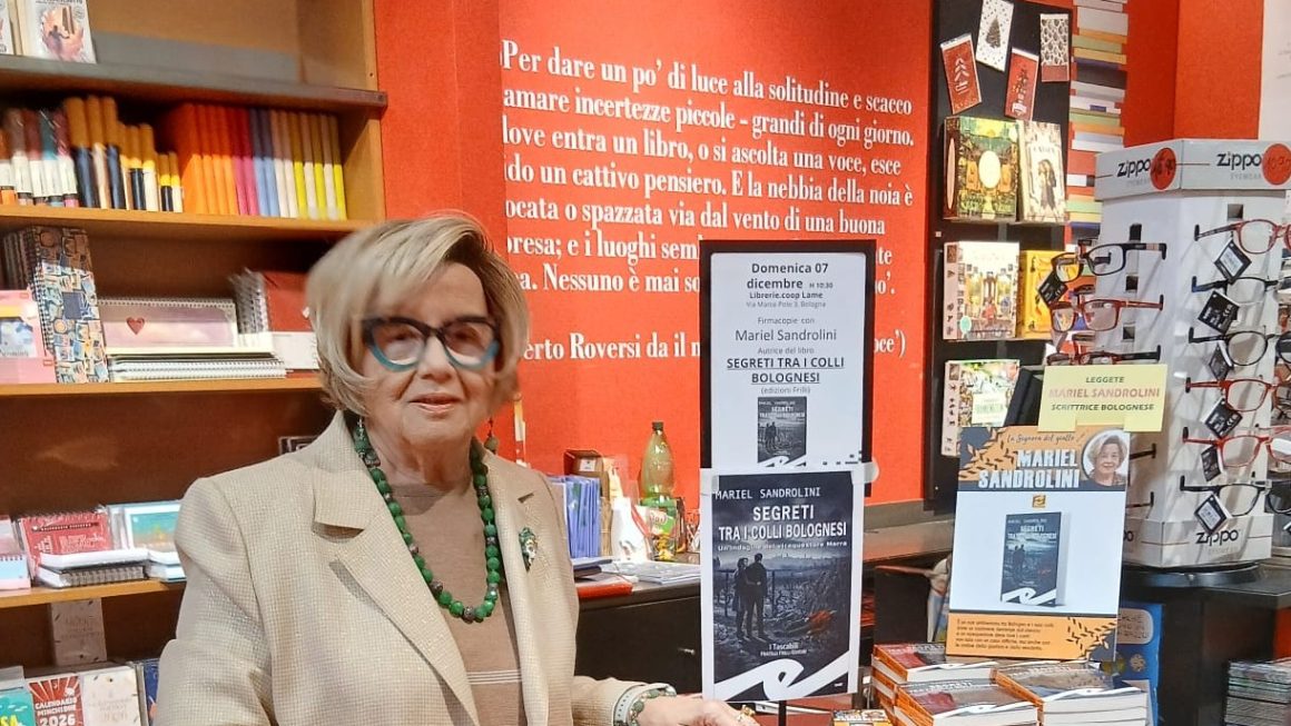 Mariel Sandrolini, la signora del giallo, firma le copie del nuovo libro alla libreria Coop LAME.